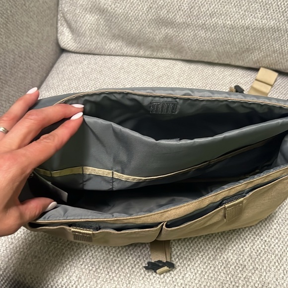 The North Face Tan Crossbody Bag - Picture 3 of 9